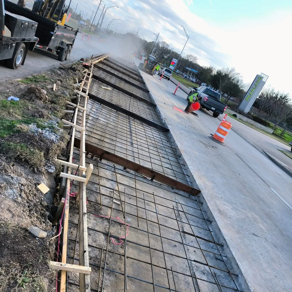 Trusted yard maintenance experts serving Magnolia, TX - Roma Construction