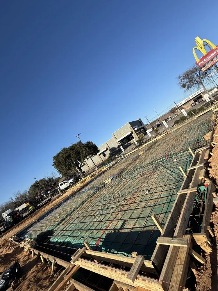 Affordable landscape design experts serving Magnolia, TX - Roma Construction