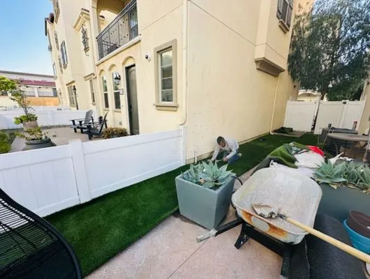 Roman Construction and Landscaping Logo