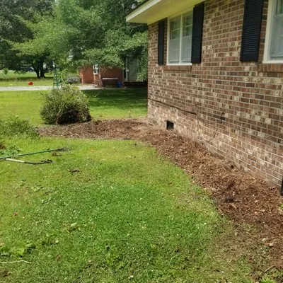 Roman’s Customized Lawn & Maintenance Care