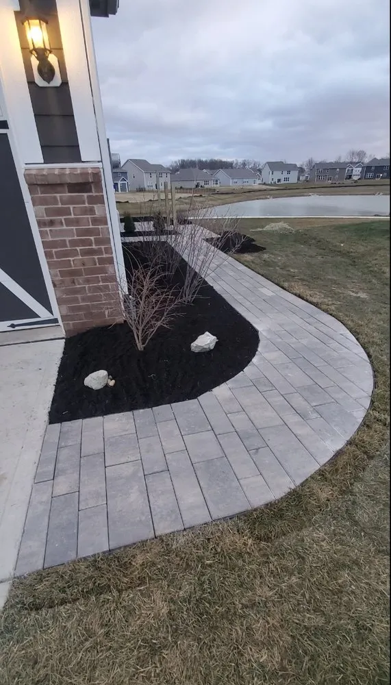 Professional yard maintenance experts serving Grand Rapids, MI - Romeo’s Lawn Care