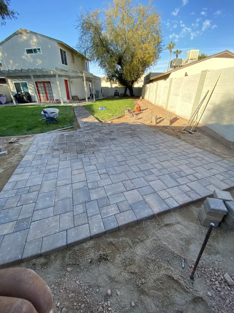 Custom yard maintenance in Phoenix, AZ - Romero L Landscaping