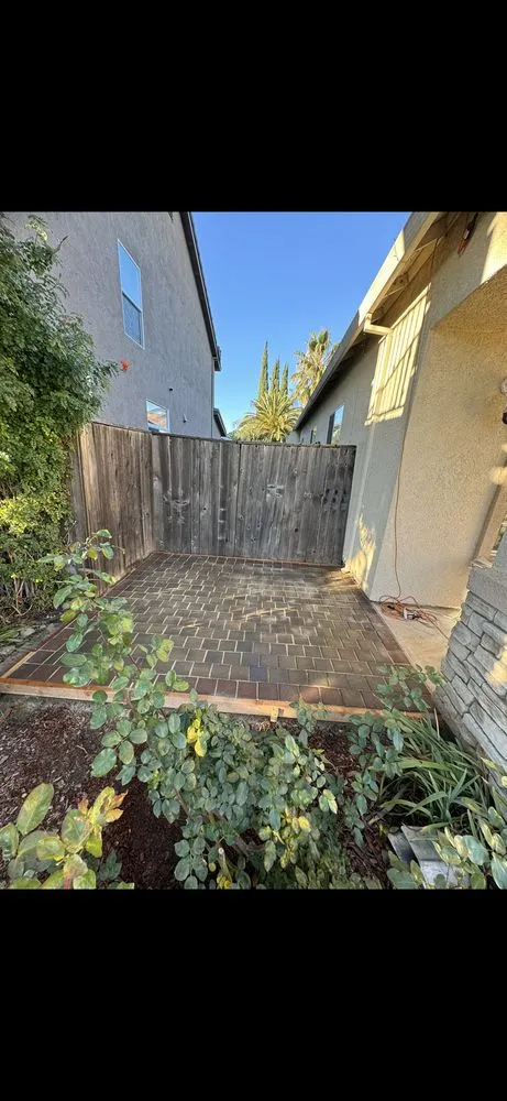 Local lawn mowing service experts serving Modesto, CA - Romero Landscape