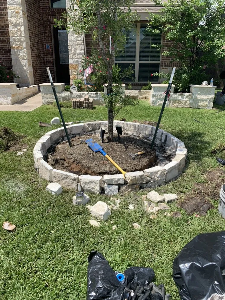 Local lawn mowing service experts serving Houston, TX - Romero Lanscaper