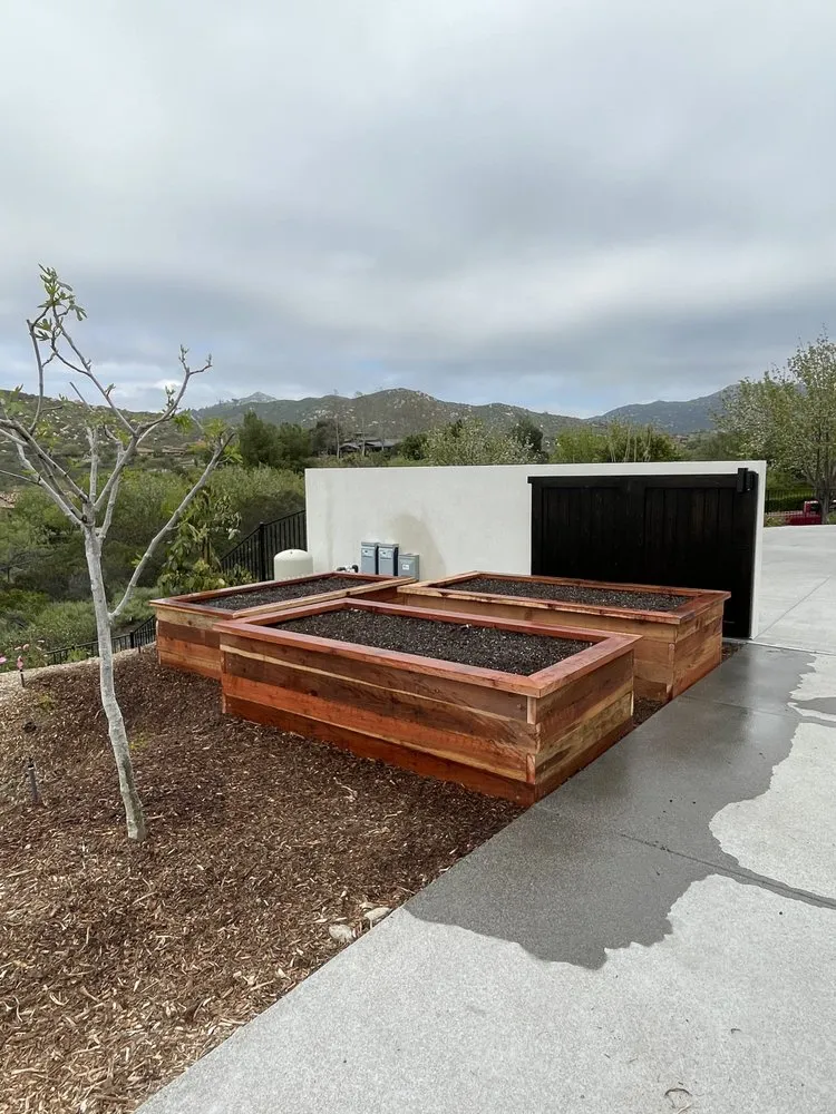 Affordable lawn care service experts serving Escondido, CA - Romero Turf & Landscape