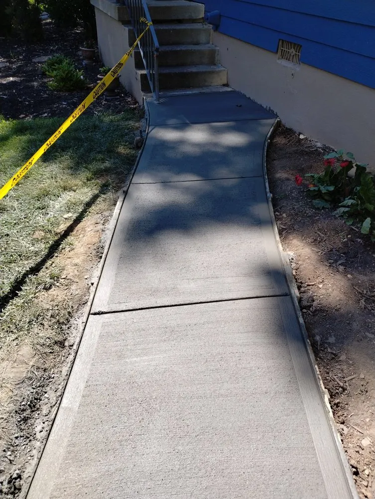 Custom outdoor landscaping for residential properties in Maryville, TN by Romero's grounds management