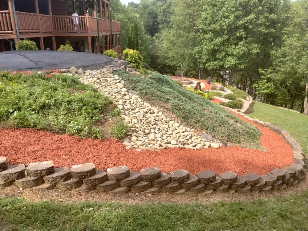 Expert yard maintenance experts serving Maryville, TN - Romero's grounds management