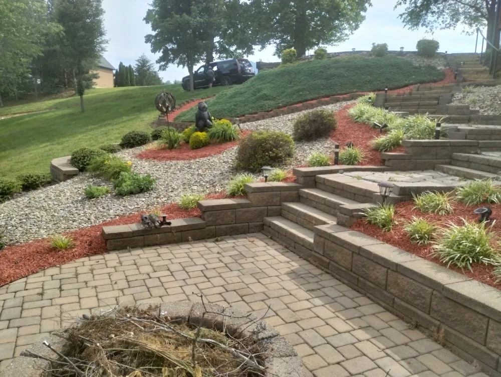 Local lawn care service in Maryville, TN by Romero's grounds management