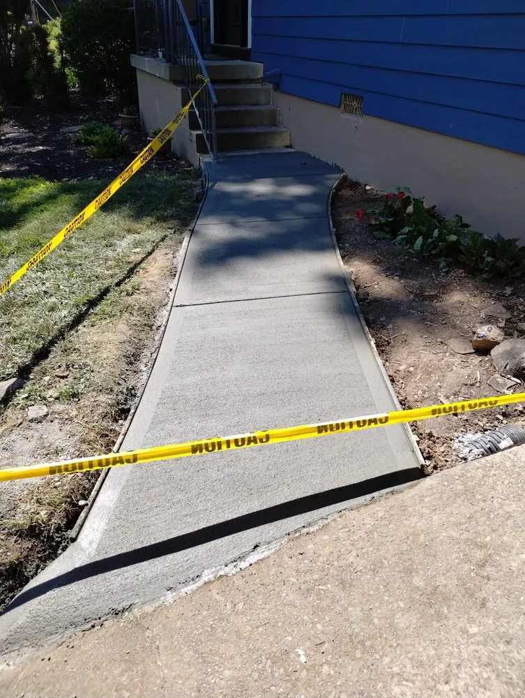 Affordable yard maintenance for homes across Maryville, TN - Romero's grounds management