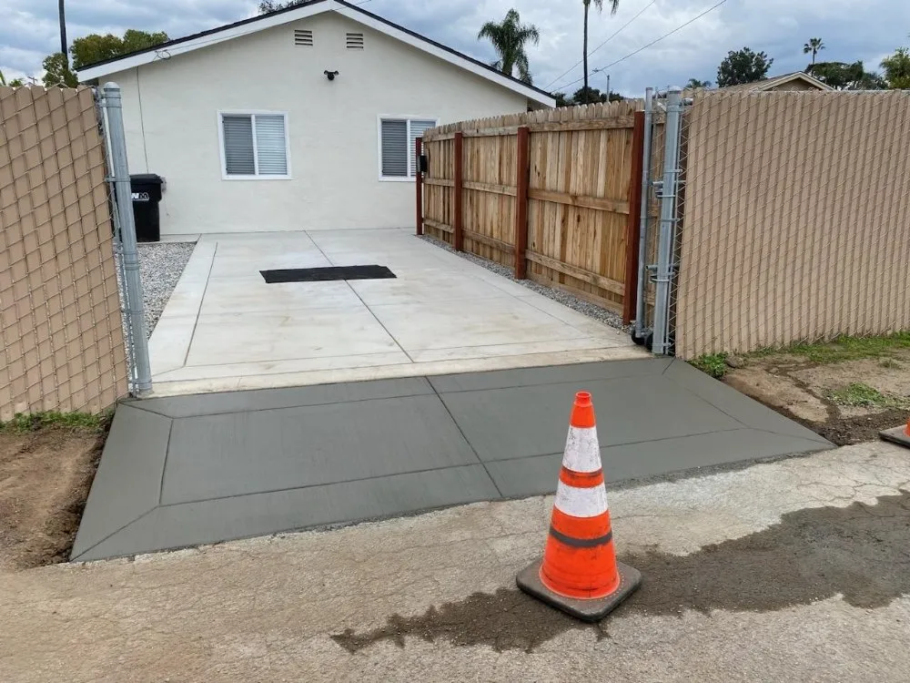 Professional yard cleanup service in Orange, CA - Romero's Tree & Landscaping Services