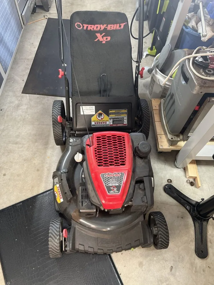 Top-rated lawn care service for homes across Tampa, FL - Rome's Mobile Lawnmower Repair