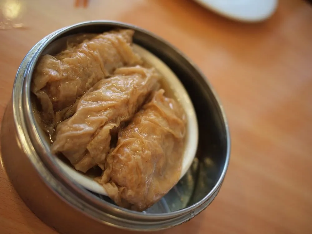 Affordable lawn care service in Kendall, FL by Romy Landscaping Design & Borders