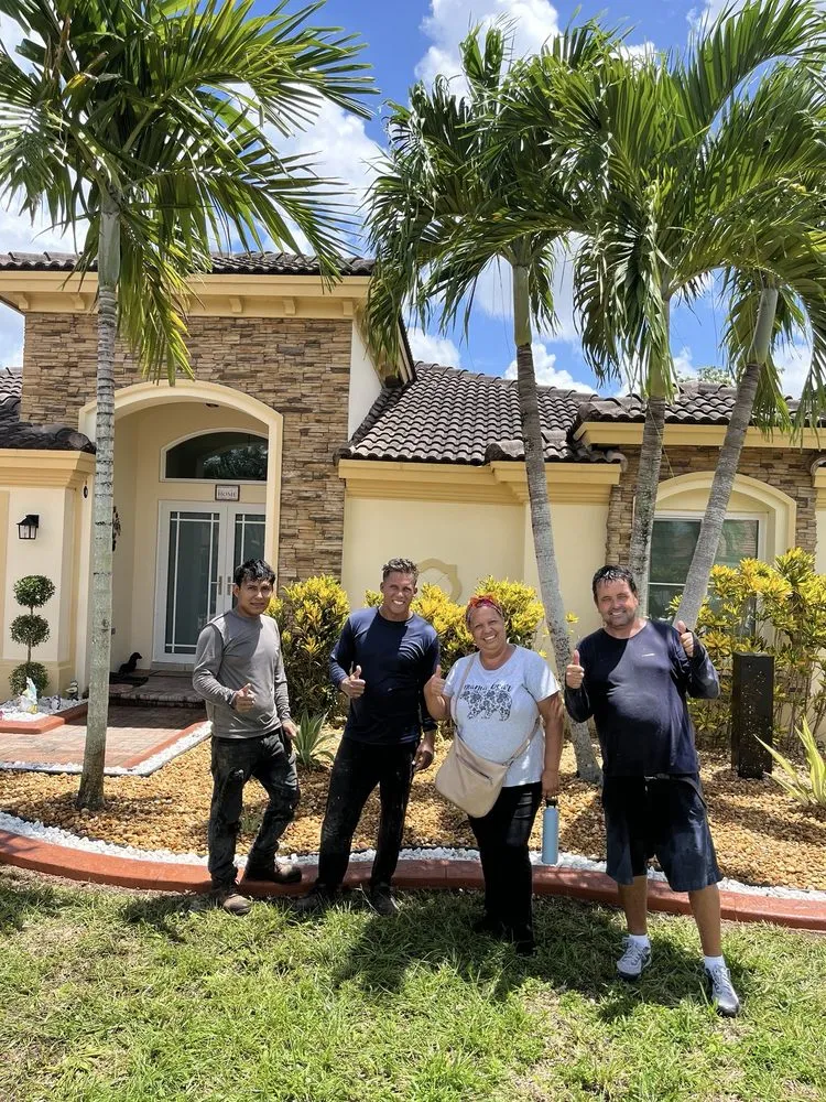 Expert garden landscaping experts serving Kendall, FL - Romy Landscaping Design & Borders