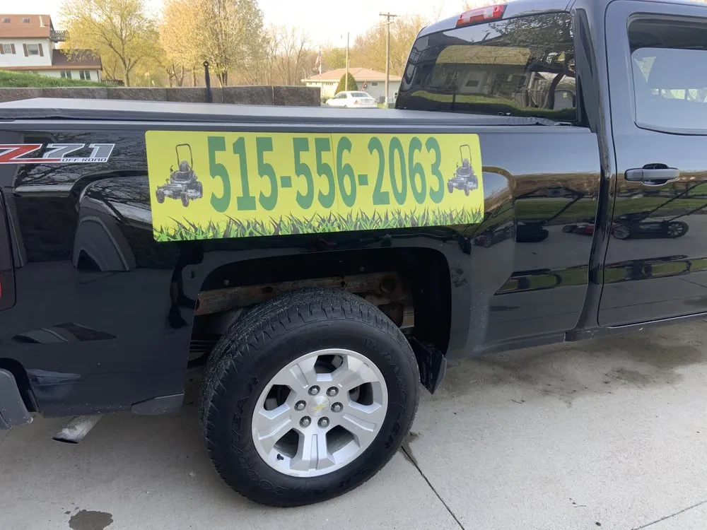 Local yard cleanup service for homes in Ankeny, IA by Rondomow