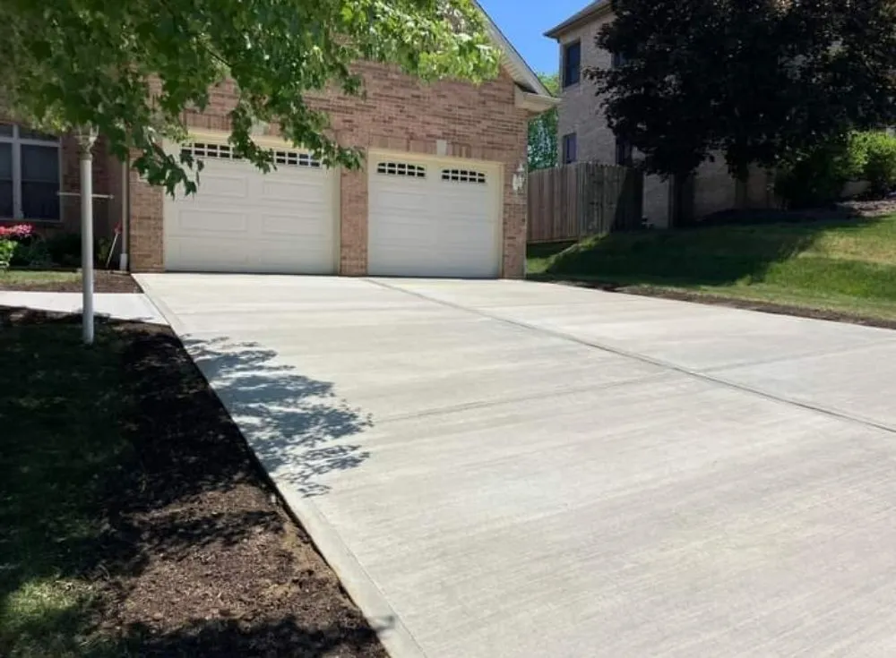 Top-rated yard maintenance experts serving Monroeville, PA - Roney Construction