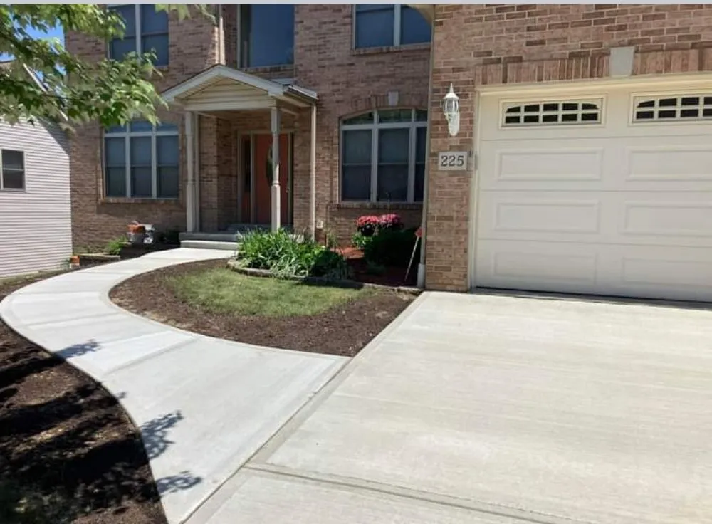 Top-rated yard maintenance in Monroeville, PA - Roney Construction