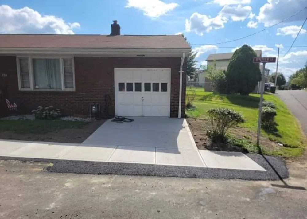 Trusted residential landscaping for beautiful yards in Monroeville, PA by Roney Construction