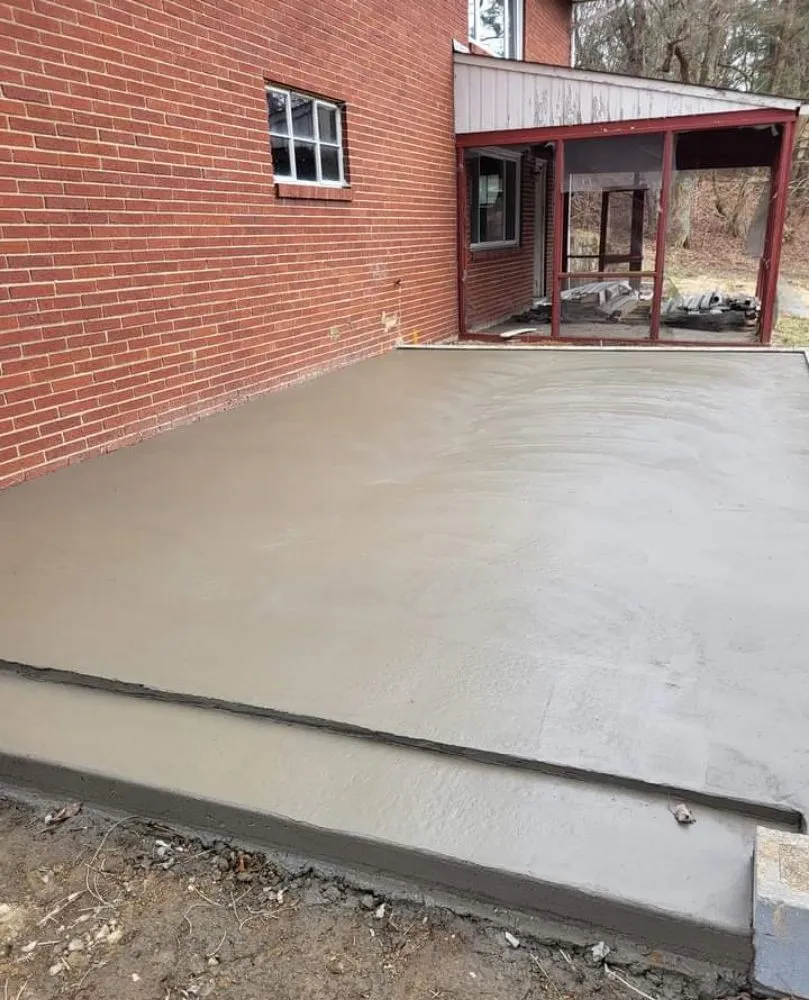 Expert yard maintenance for year-round maintenance across Monroeville, PA - Roney Construction