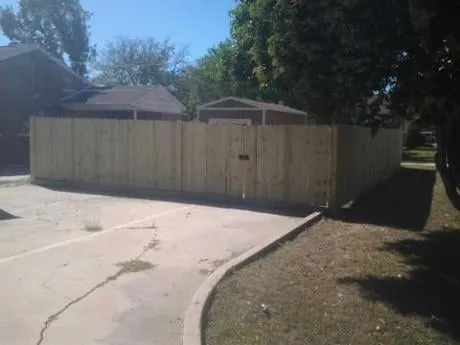 Trusted lawn care service experts serving Round Rock, TX - Ronnie's Fence Repair