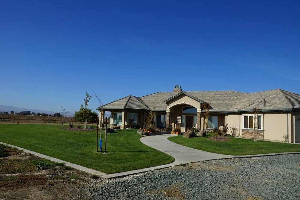 Trusted residential landscaping in Los Banos, CA - Ronnys