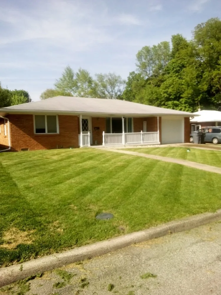 Reliable outdoor landscaping experts serving Anderson, IN - Ron's Lawn Care