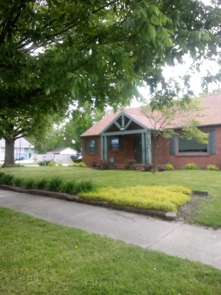 Custom residential landscaping for beautiful yards across Anderson, IN - Ron's Lawn Care