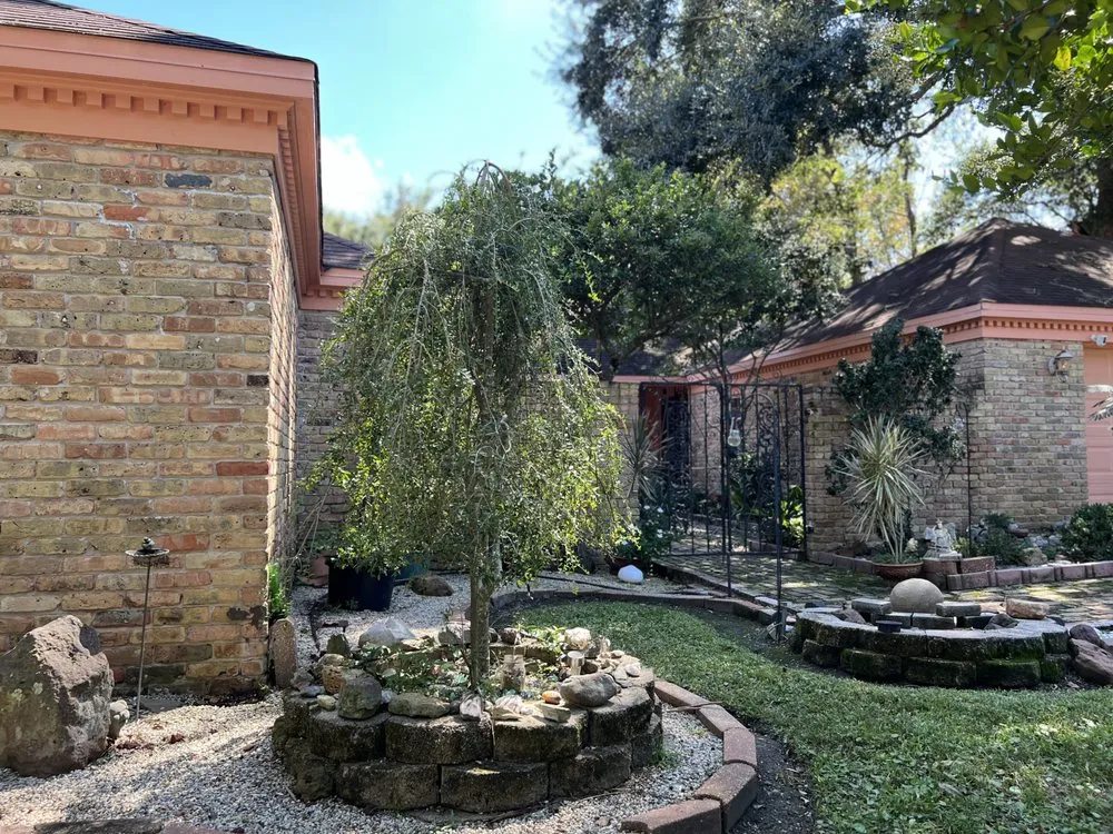 Trusted yard cleanup service experts serving Moss Point, MS - Ronzai Lawn & Garden