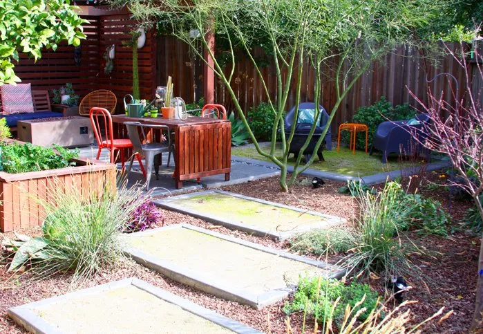 Custom garden landscaping experts serving Sacramento, CA - Roo Landscaping and Garden Care