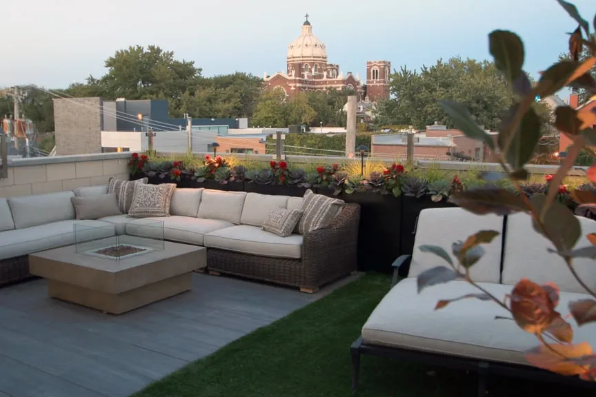 Reliable yard maintenance in Chicago, IL - Rooftopia