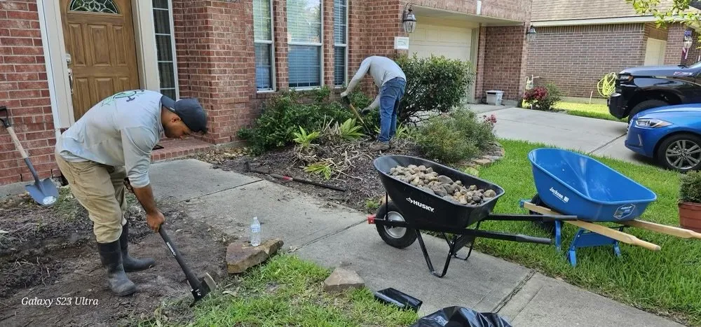 Trusted outdoor landscaping experts serving Tomball, TX - Rooney Residential Services