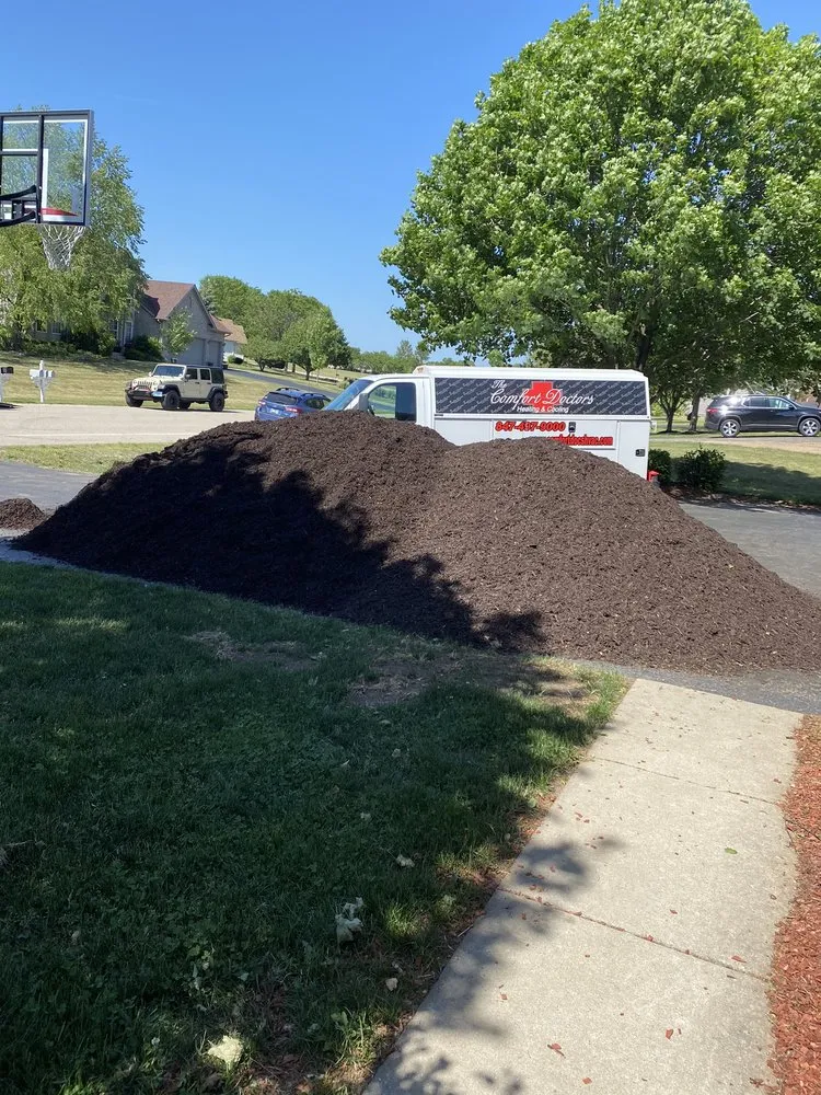 Local yard cleanup service in Johnsburg, IL by Roos Lawn Care
