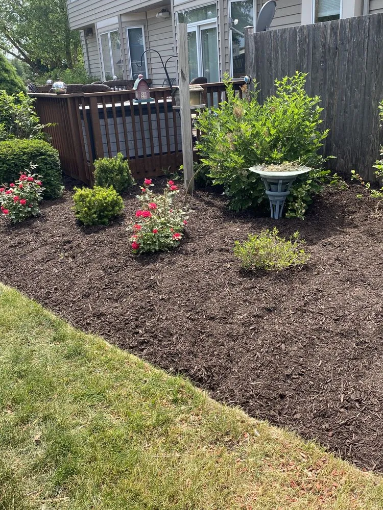 Top-rated residential landscaping in Johnsburg, IL by Roos Lawn Care