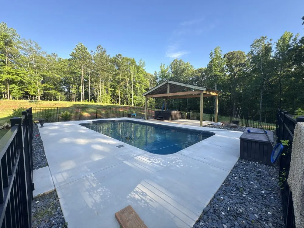 Professional residential landscaping experts serving Anniston, AL - Rooster's Landscape Services