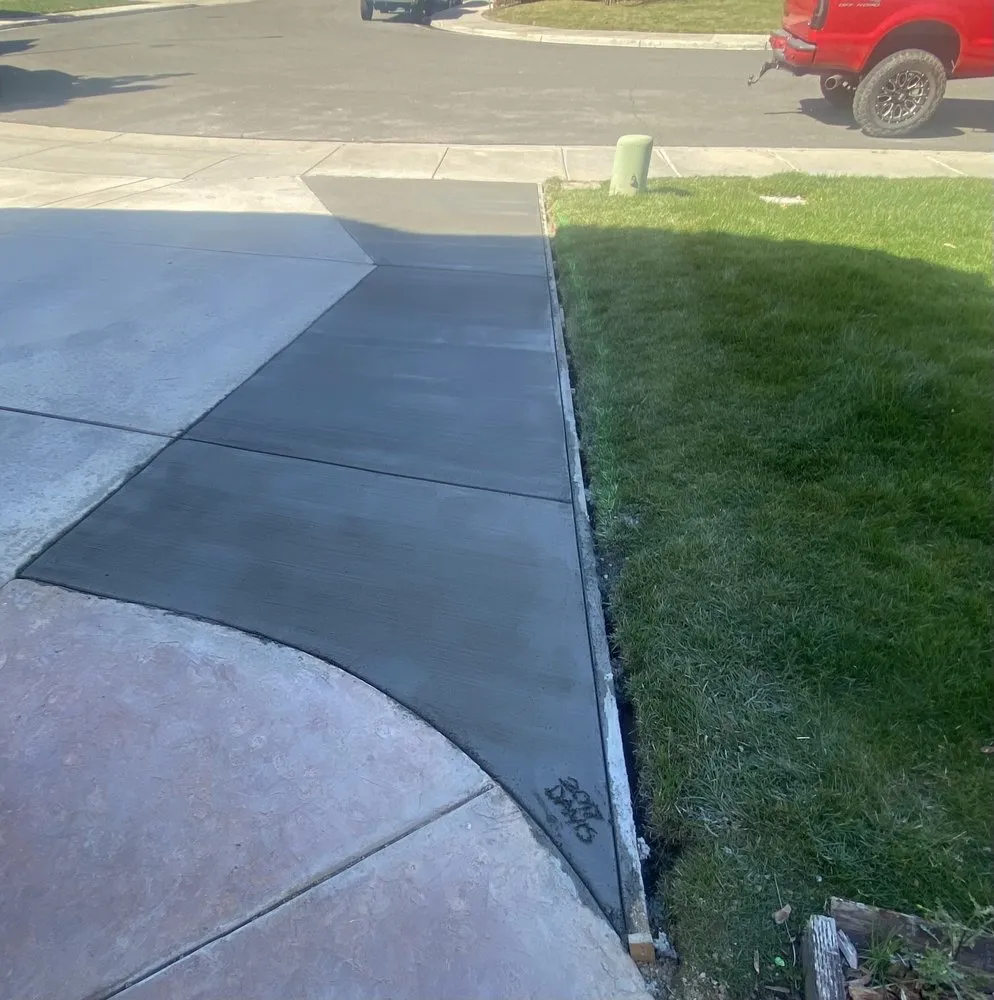 Affordable lawn care service for residential properties in Menifee, CA by Root zone Landscape Construction