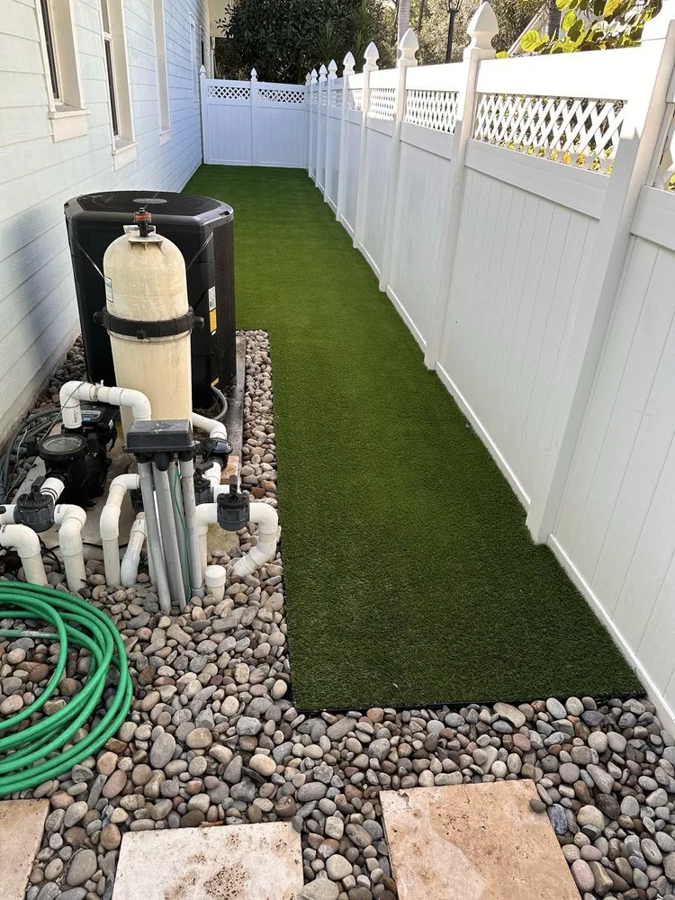 Reliable lawn care service experts serving Palm Beach Gardens, FL - Roots Landscape Service