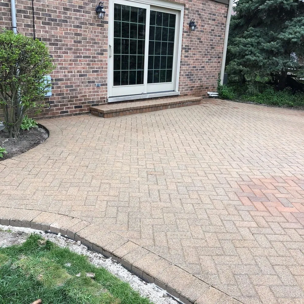 Affordable residential landscaping for homes in Palatine, IL by Roots Lawn Care
