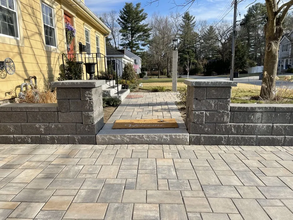 Top-rated yard cleanup service for beautiful yards in Chelmsford, MA by Roots 'n Shoots