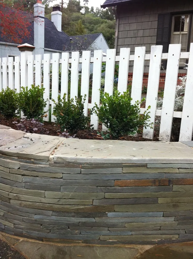 Custom lawn mowing service with custom design in Oakland, CA by Roots 'n Shoots Landscaping