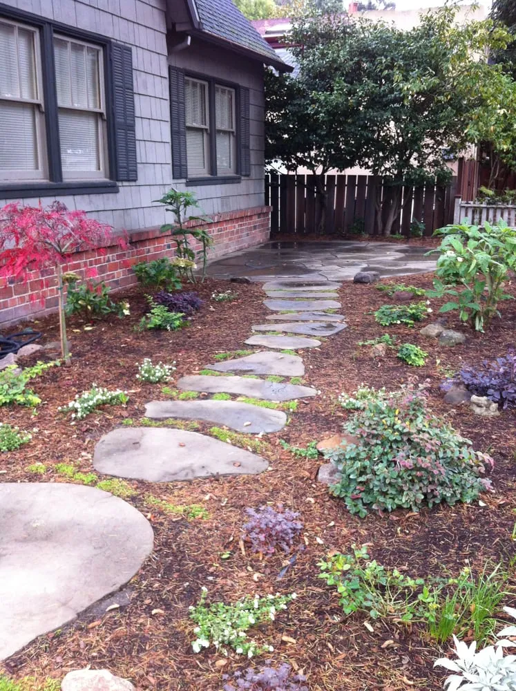 Custom garden landscaping for beautiful yards across Oakland, CA - Roots 'n Shoots Landscaping