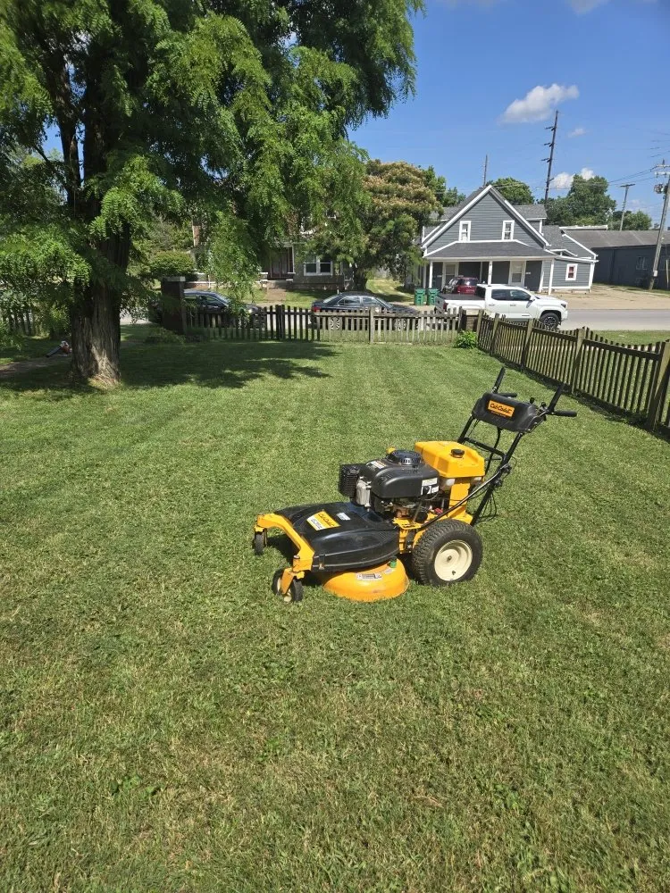 Professional lawn mowing service experts serving Martinsville, IN - Roper Mowing