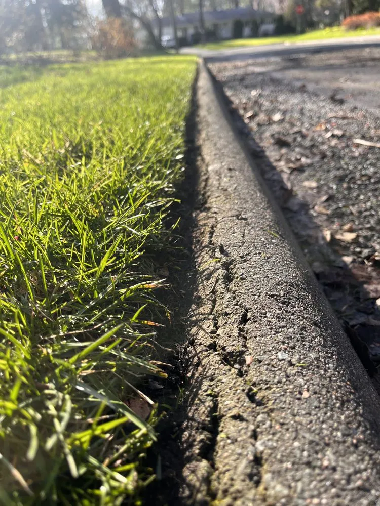 Custom landscaping services with custom design in Hartford, CT by Roper's Landscaping