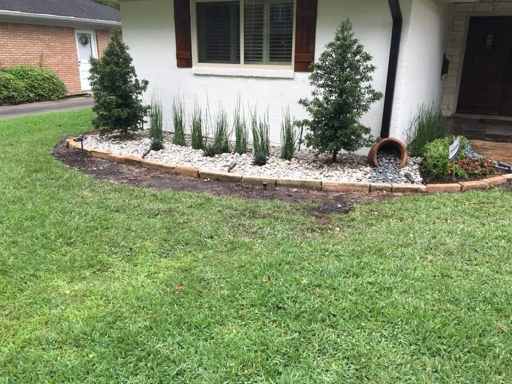Reliable garden landscaping for residential properties across Houston, TX - Roque's Custom Landscaping