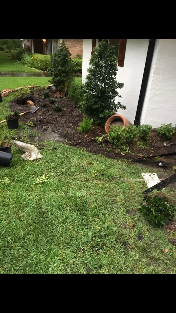 Top-rated outdoor landscaping in Houston, TX - Roque's Custom Landscaping