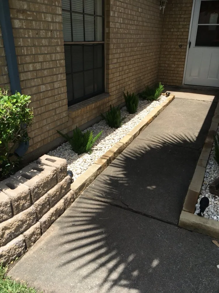 Trusted lawn mowing service in Houston, TX by Roque's Custom Landscaping