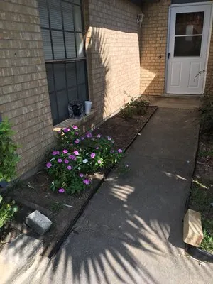 Roque's Custom Landscaping Logo