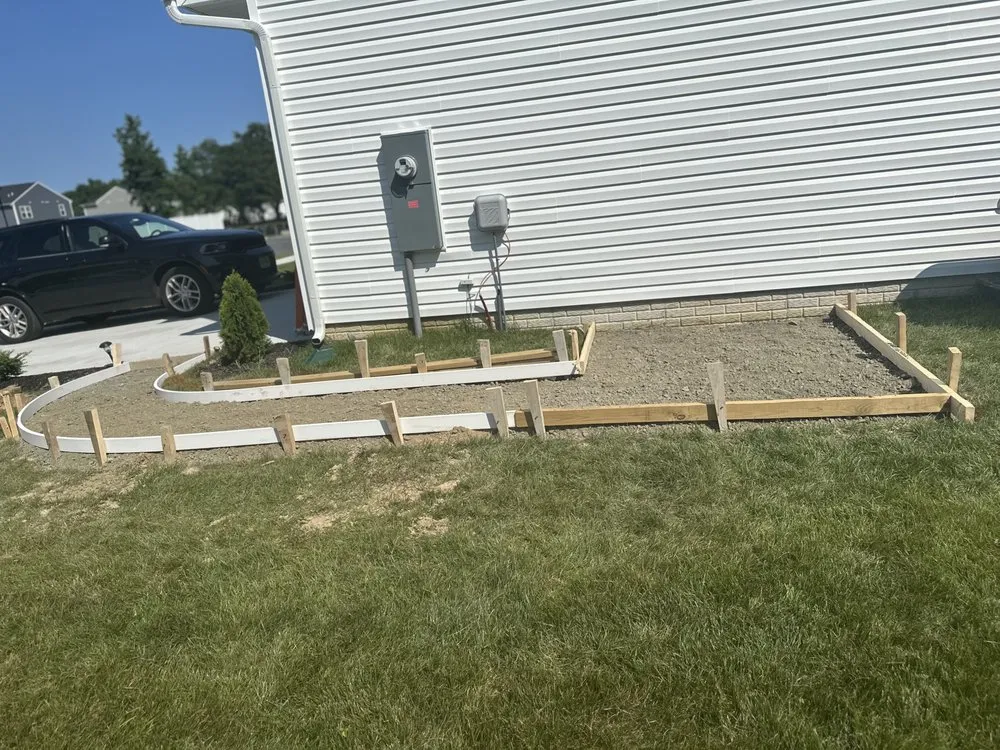 Professional yard cleanup service in Millsboro, DE by Ros Landscaping