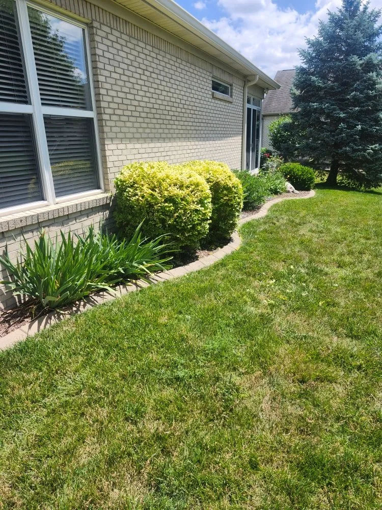 Affordable residential landscaping experts serving Greenwood, IN - Ro's Lawn and Landscape