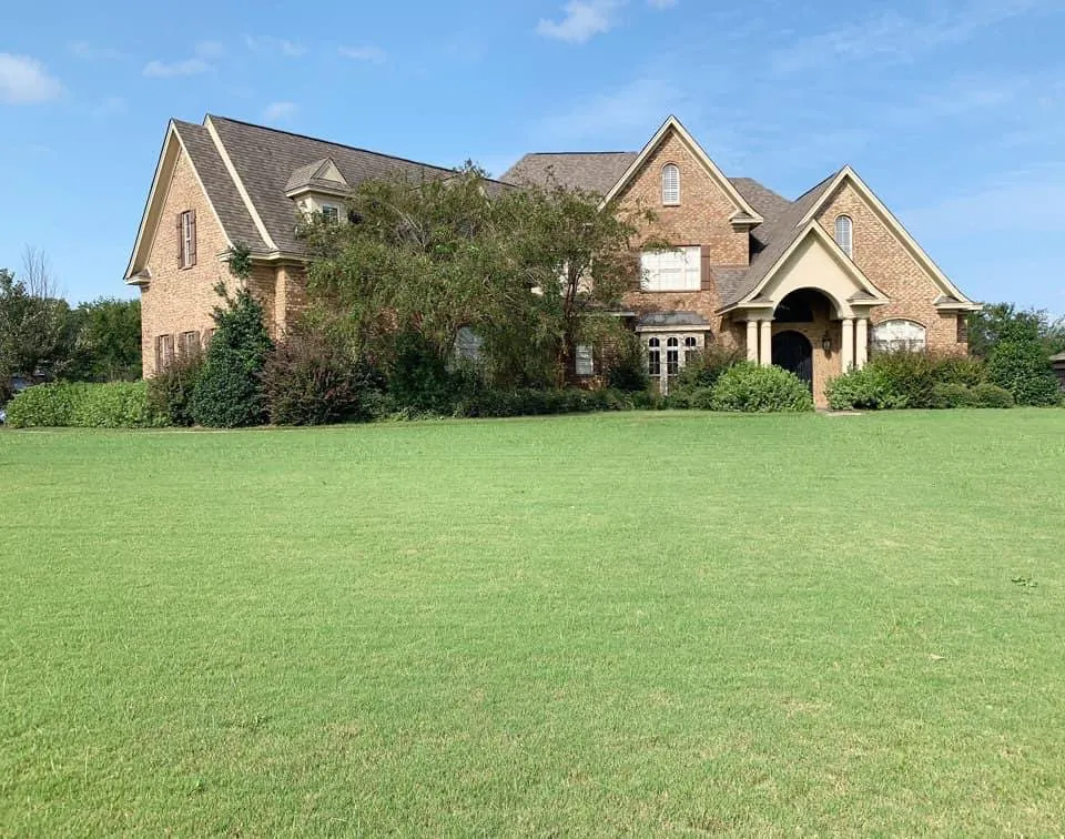 Affordable outdoor landscaping in Montgomery, AL by Ro's Lawn Care