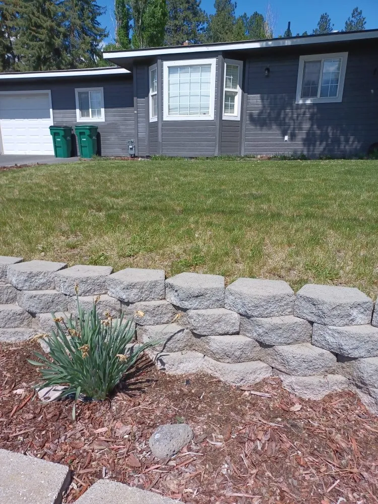 Custom landscaping services experts serving Klamath Falls, OR - Rosales garden &construction