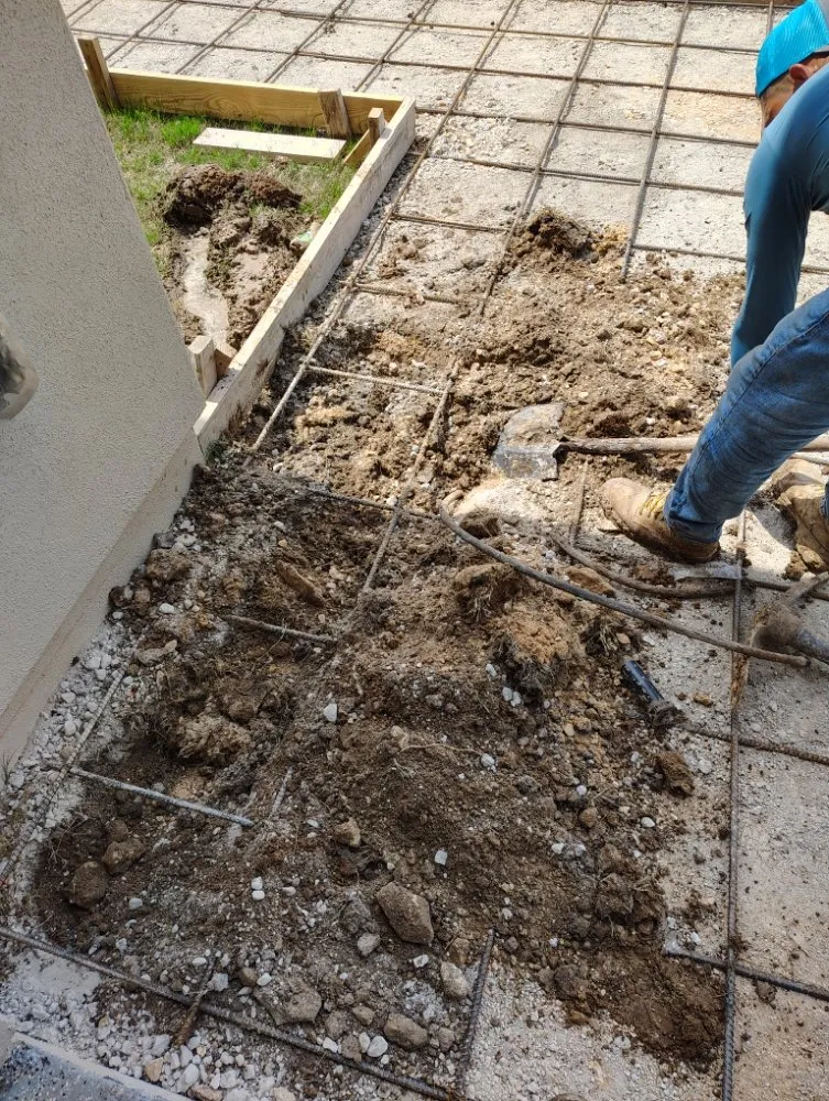 Custom lawn mowing service experts serving Lago Vista, TX - Rosales Landscaping